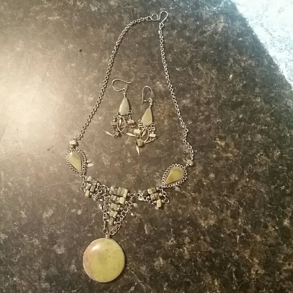 JASPER NECKLACE AND EARRINGS